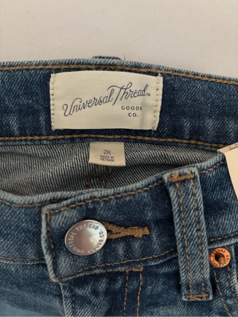 Universal Thread Women's Slim Jeans in Medium Blue Wash - Picture 3 of 7